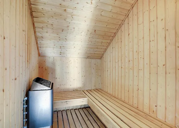 Gorgeous In Hvide Sande With Sauna بيت للعطل